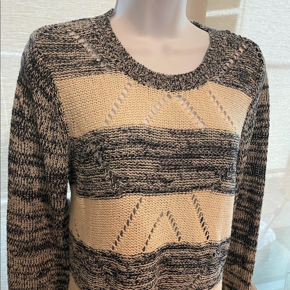 Banana Republic Women’s Knit Sweater - Picture 1 of 7
